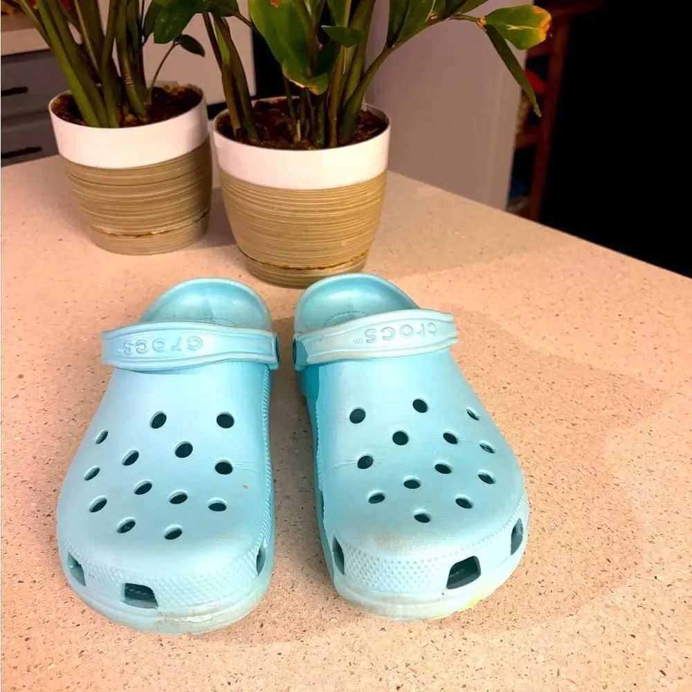 Crocs Classic Clog - Blue, Men’s 9 or Woman’s 11